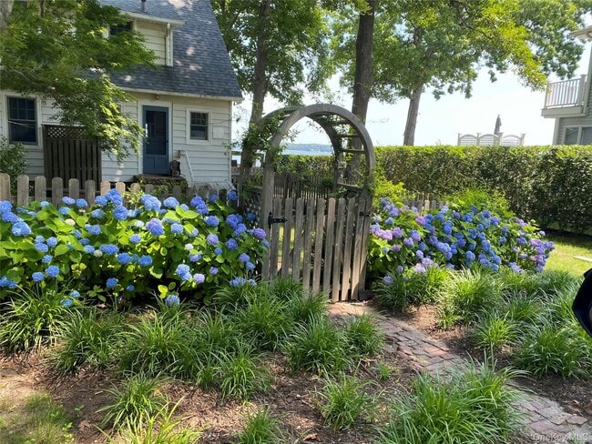 Photo - 2662 Paradise Shores Rd