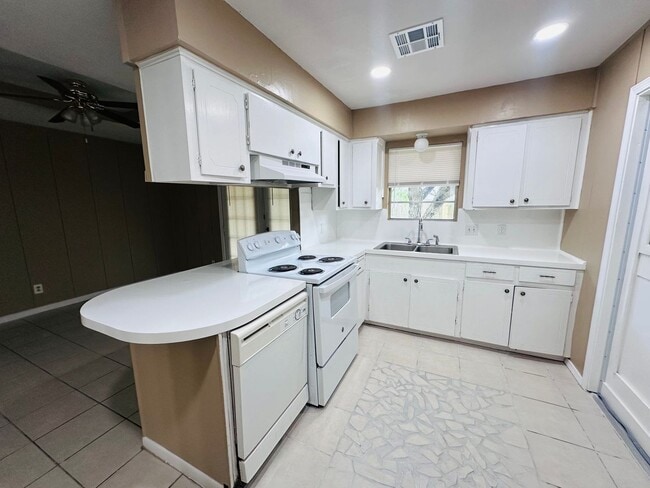 Photo - 3 Bedroom House on the Southside For Rent | Corpus Christi