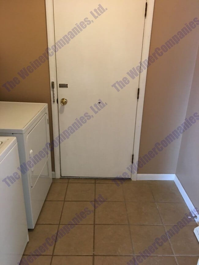 Photo - Now leasing!!