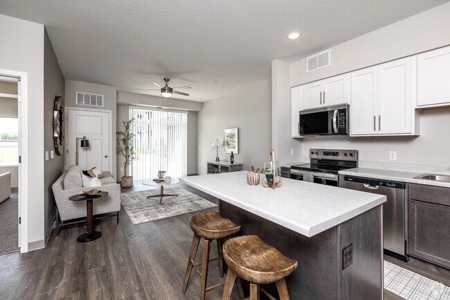 1BR, 1BA - 698-715 SF - Kitchen - 1200 Jade Apartments