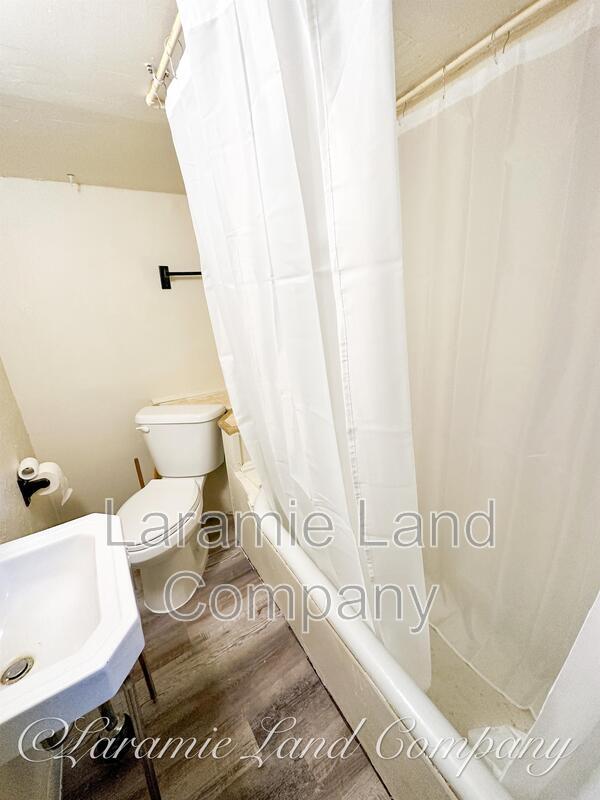 Photo - 412 E Gibbon St