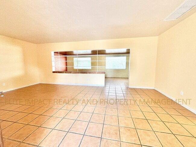 Photo - 1723 N Desmond Ln