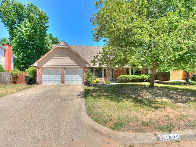 Building Photo - 1625 Homeland Ave