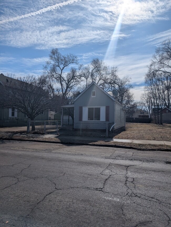 Photo - 2116 W Garden St