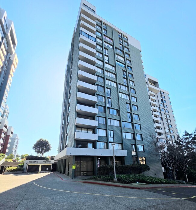 Photo - 555 Pierce St