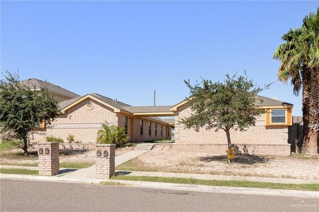 Building Photo - 10 W 2nd St Unit A