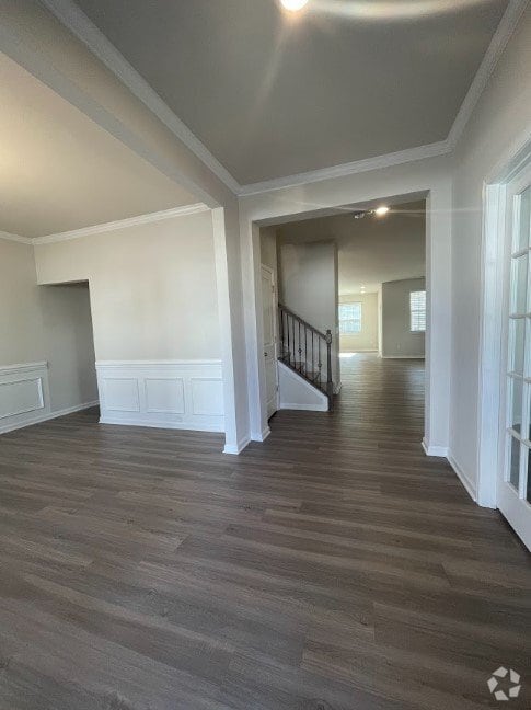Building Photo - Spacious 4 Bed, 3.5 Bath Home with 2895 Sq...