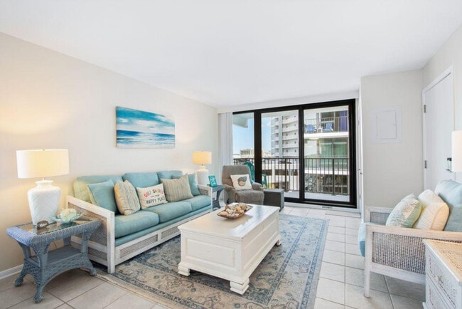 Building Photo - 427 E Beach Blvd Rental