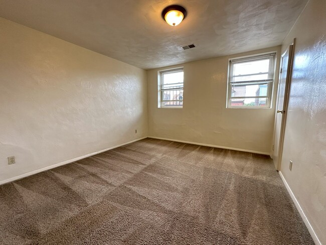 Photo - Bright 2BR in Oakland - Close to the Unive... Unit 6