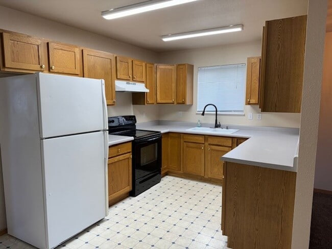 Photo - 935 Village Cir Unit B