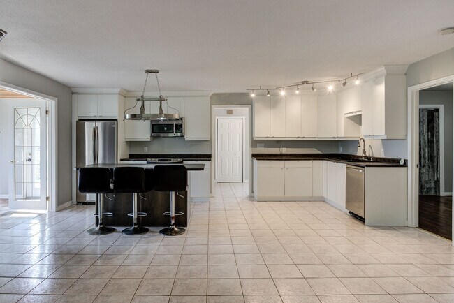 Photo - 1529 Olivia St