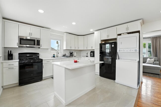 52 River St Unit 2