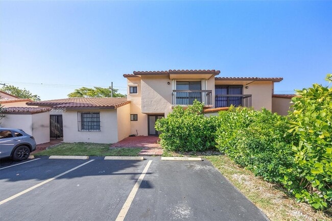 Building Photo - 3809 SW 82nd Ave Rental