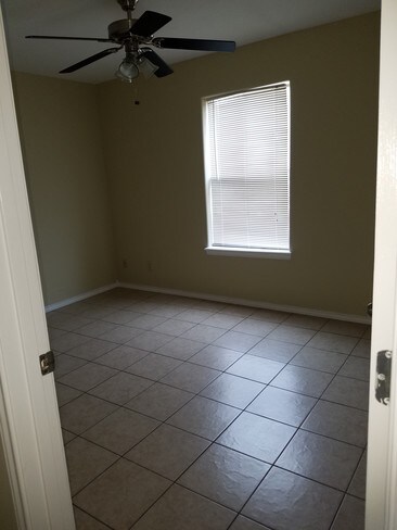 619 E San Jose St Unit 4