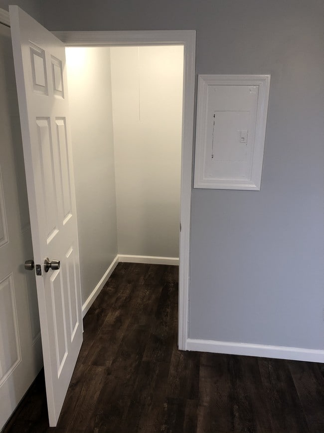 Armario de almacenamiento - 18 Green Acres Dr Unidad A2