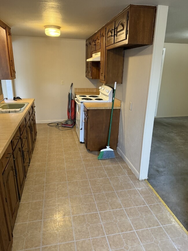 Photo - 182 Garrett Dr