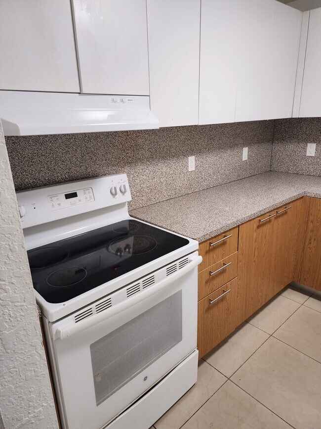 Photo - 15201 NE 6th Ave