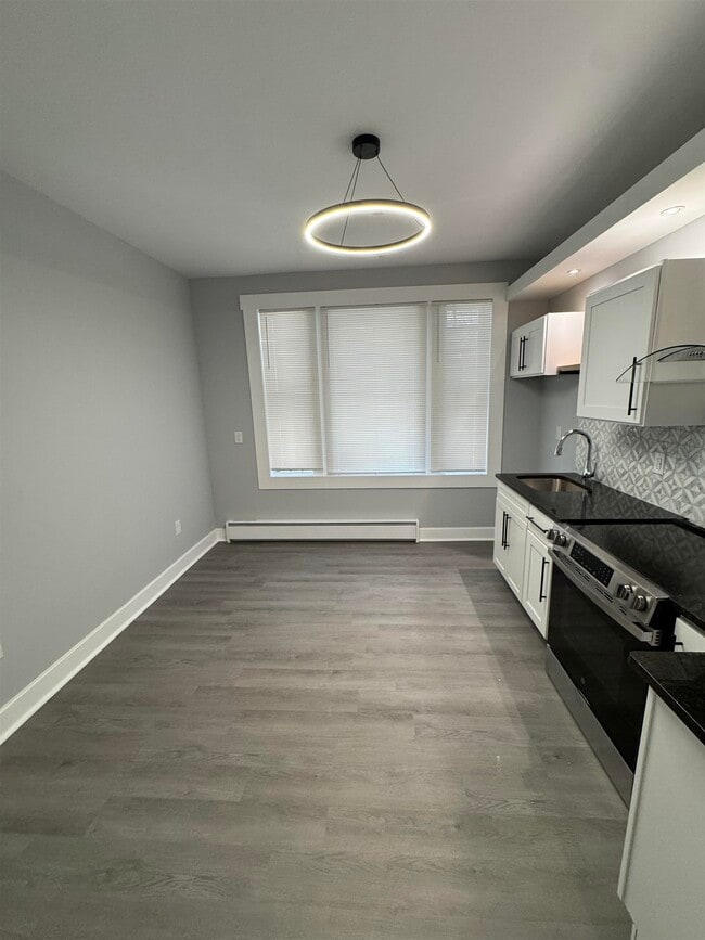 Photo - 52 Tonnele Ave Unidad 25