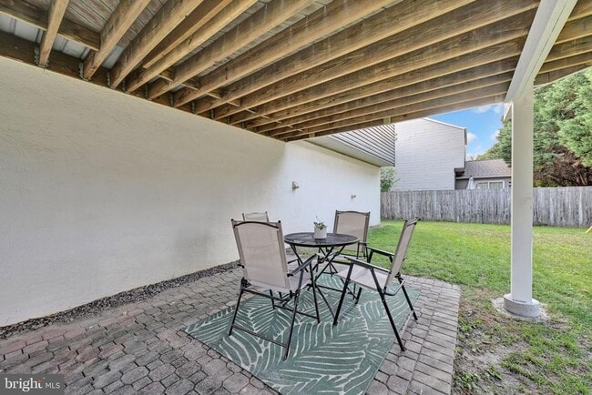 Photo - 350 Long Meadow Way