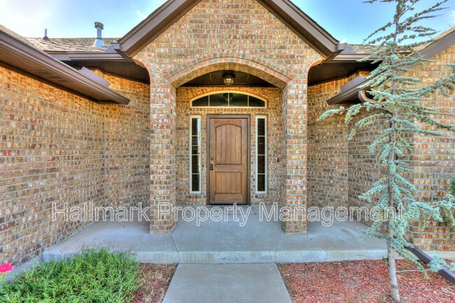 Photo - 508 Whispering Oaks Blvd