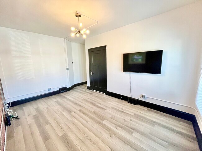 Photo - 1331 W 65th St Unit 102