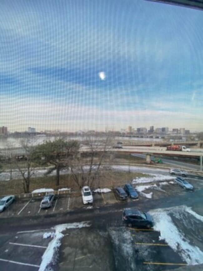 Photo - KENMORE 2 Bedroom Apt. - 9/1/26 (H&HW Included)