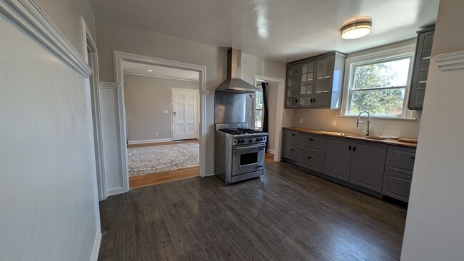 Photo - Laurel Street Triplex Unit 1303 Laurel St