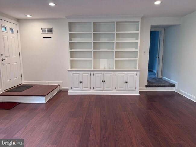 Photo - 112 Yardley Commons