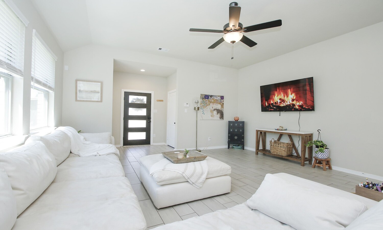 Photo - 320 Rise Ln
