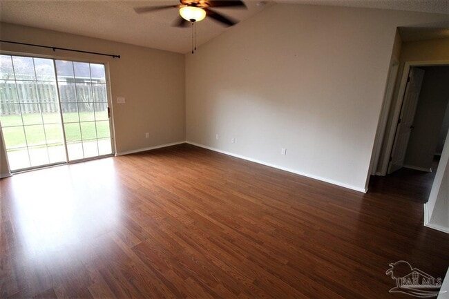 Photo - 319 Mirabelle Dr