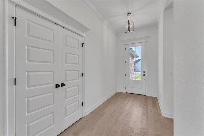 Photo - 2401 Abbott Ln