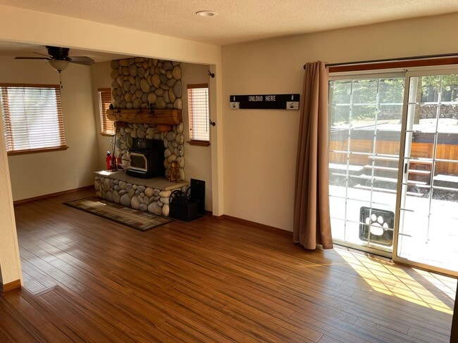 Photo - 1865 Grizzly Mountain Dr