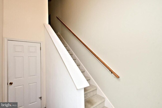 Photo - 122 Wheatsheaf Ln