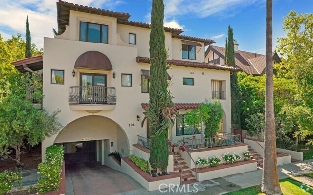 Building Photo - 108 S El Molino Ave Unit 302 Rental