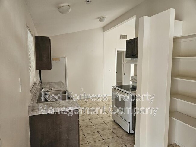 Photo - 1635 Newport Ct