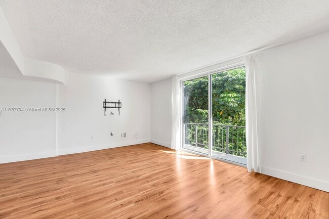 Photo - 1655 NE 115th St