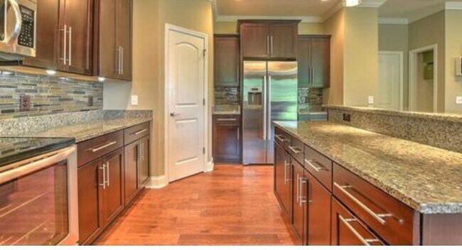 Photo - 3029 Calton Hl