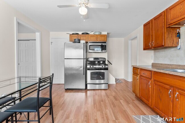 Photo - 216 Country Rd