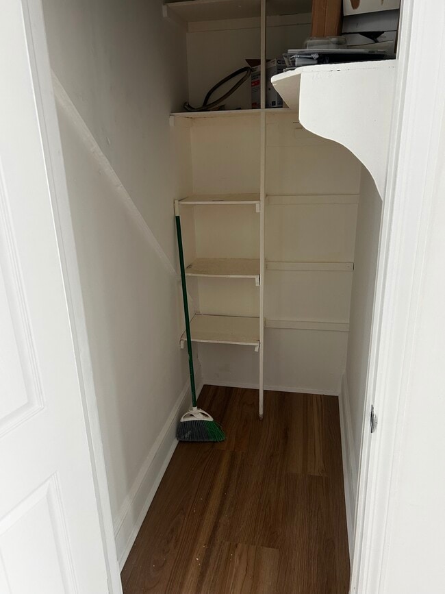 Photo - 143 Armstrong Ave Unidad First Floor