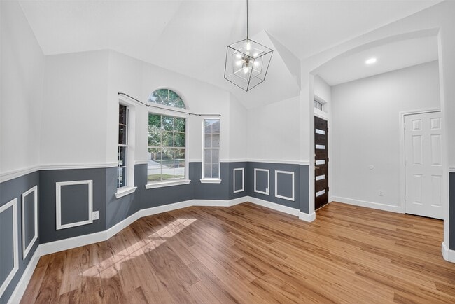 Photo - 17002 Analisa Cir