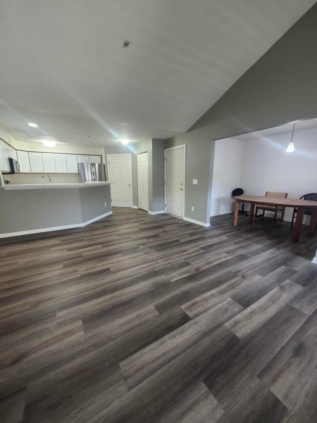 Photo - 1367 Millbrook Trail