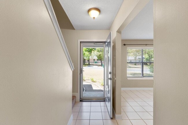 Photo - Ideal Niceville Location!