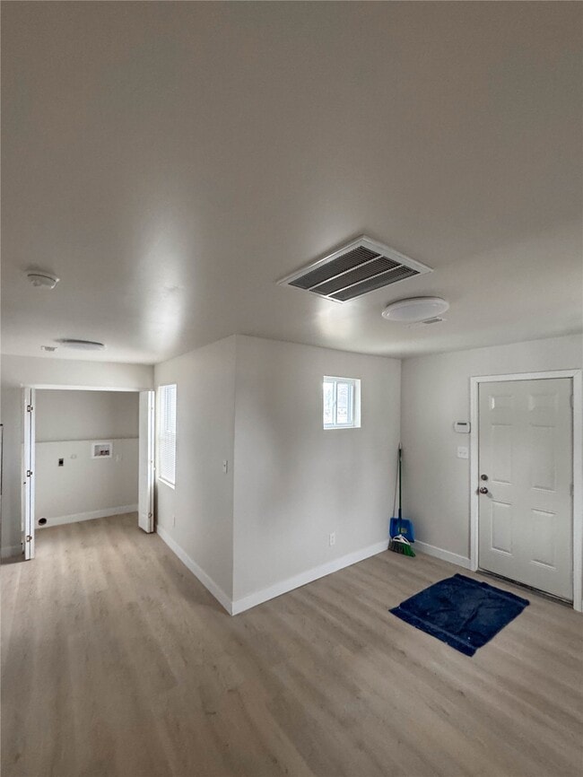 Photo - 2000 Meridian Ave