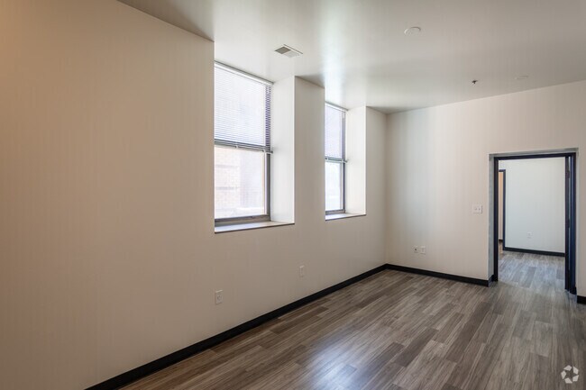 1BR, 1BA - 625 SF