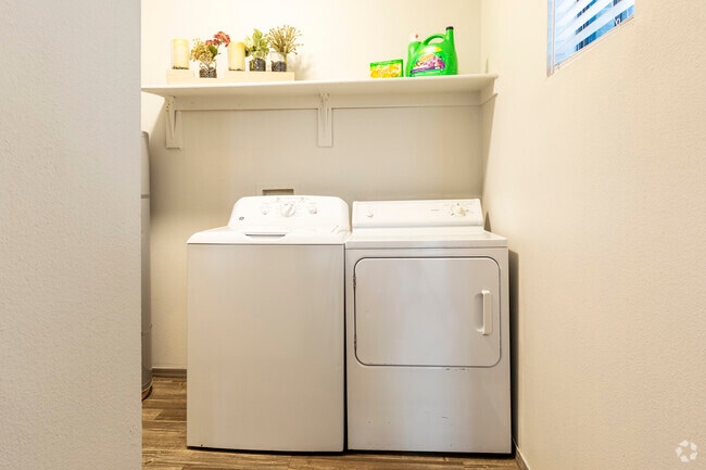 2BR, 2BA - 1096