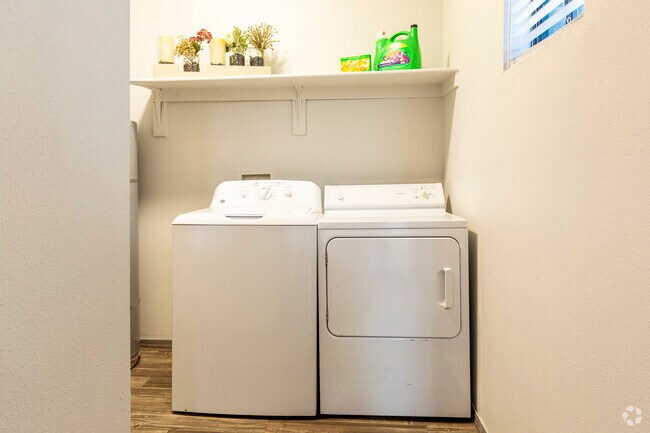 2HAB, 2BA - 1096 - Circ