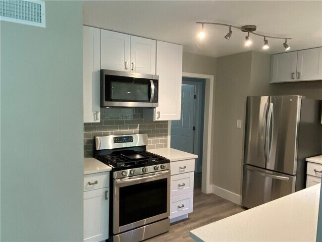 Photo - 8700 Parkfield Dr