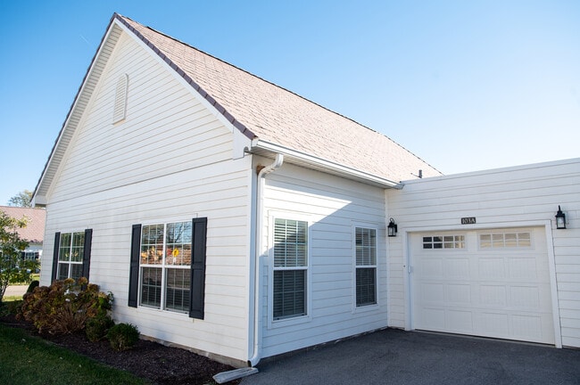 Cottage with attached garage - The Cottages at Ashton Grove