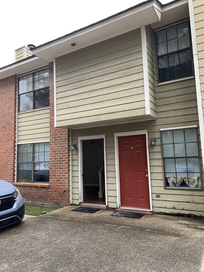 Building Photo - 3243 Oneal Ln Unit A