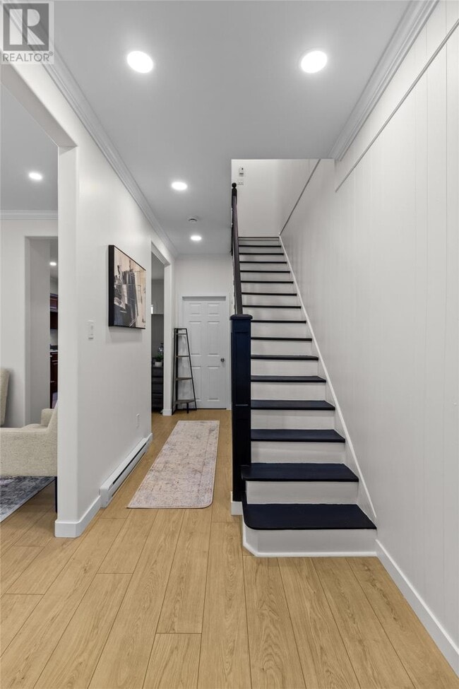 Photo - 14 Cavell Ave